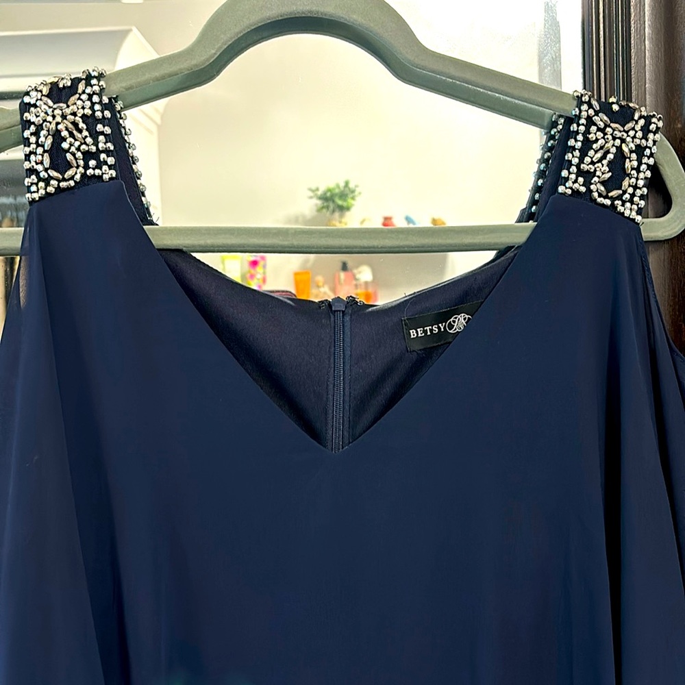 Formal Short Dress. Size 14W.